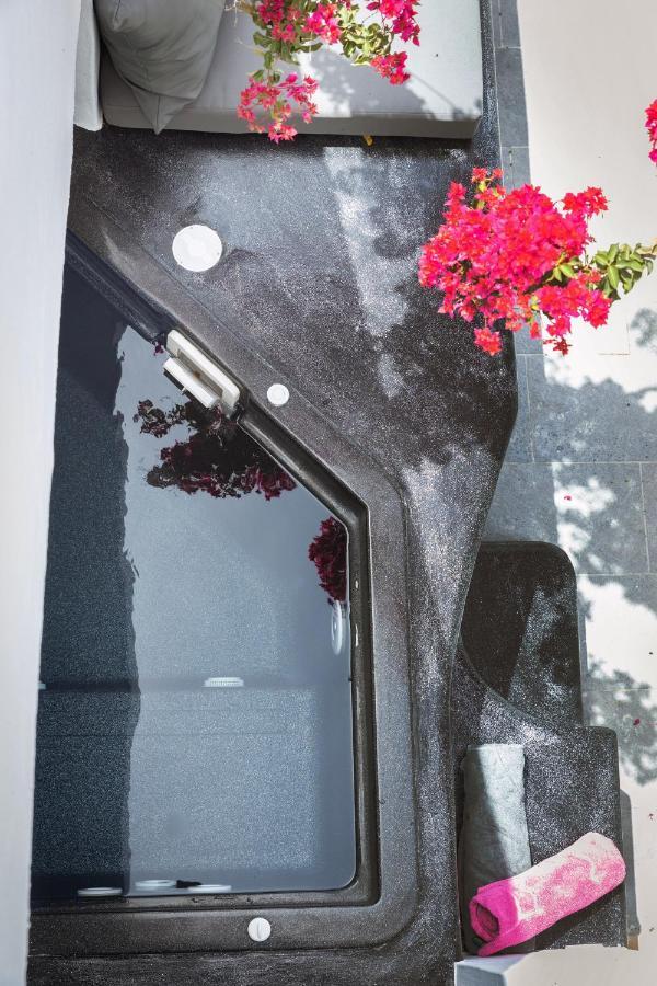 Sensia Luxury Studio With Hot Tub Οία Εξωτερικό φωτογραφία